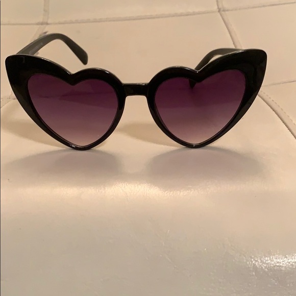 Cat Winged Heart Sunglasses from Dry Goods - Picture 5 of 5